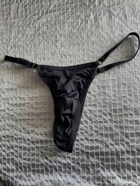 Black thong size M